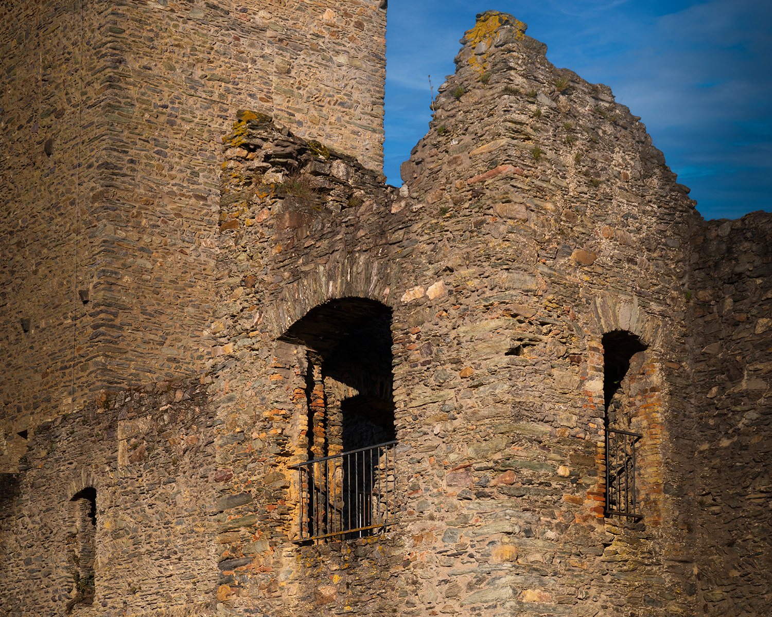 Blick auf den Risalit (vorspringender Gebäudeteil) des einstigen Rittersaal (Palas)